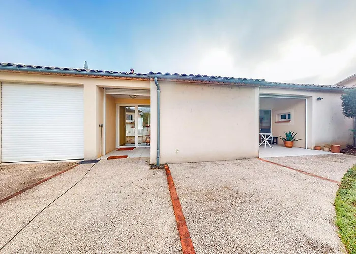 3 Bedroom Awesome In Ferienhaus