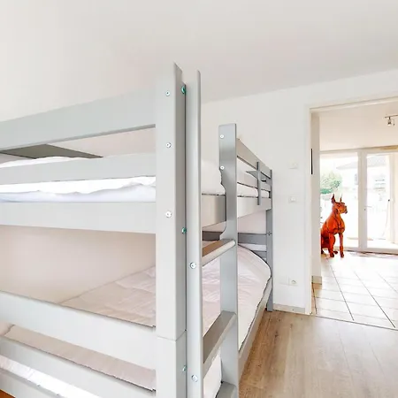 3 Bedroom Awesome In Prayssac