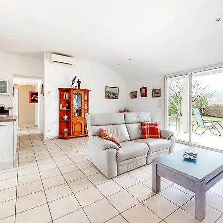 Dom wakacyjny 3 Bedroom Lovely In Prayssac