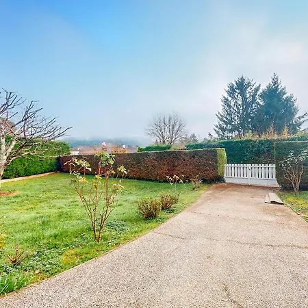 3 Bedroom Awesome In Prayssac