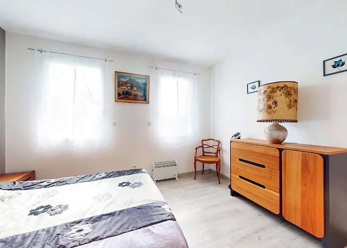 3 Bedroom Awesome In * Prayssac